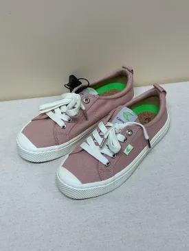 Shoes Flats By Cariuma In Pink & White, Size:5.5